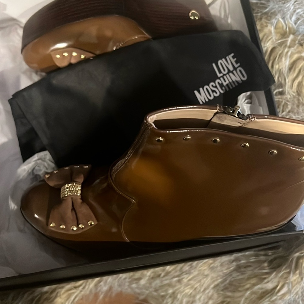Moschino Brown Bow tie Booties